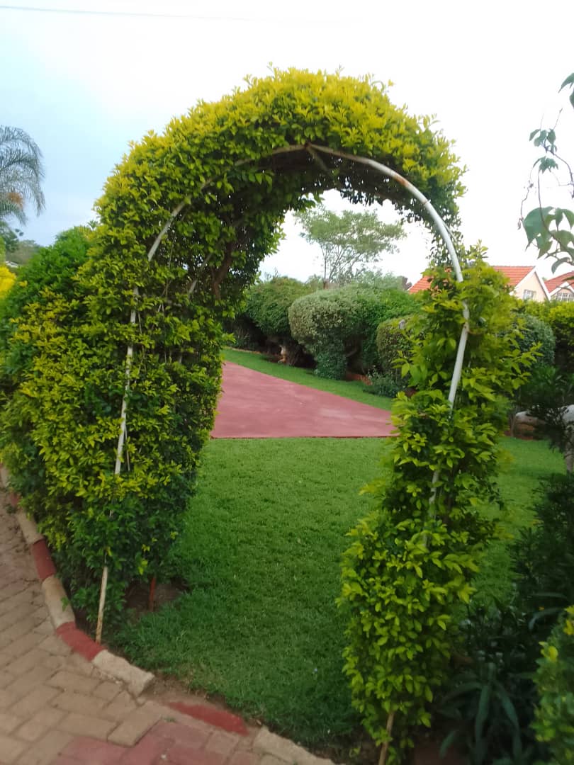 Linden Lane Gardens Image